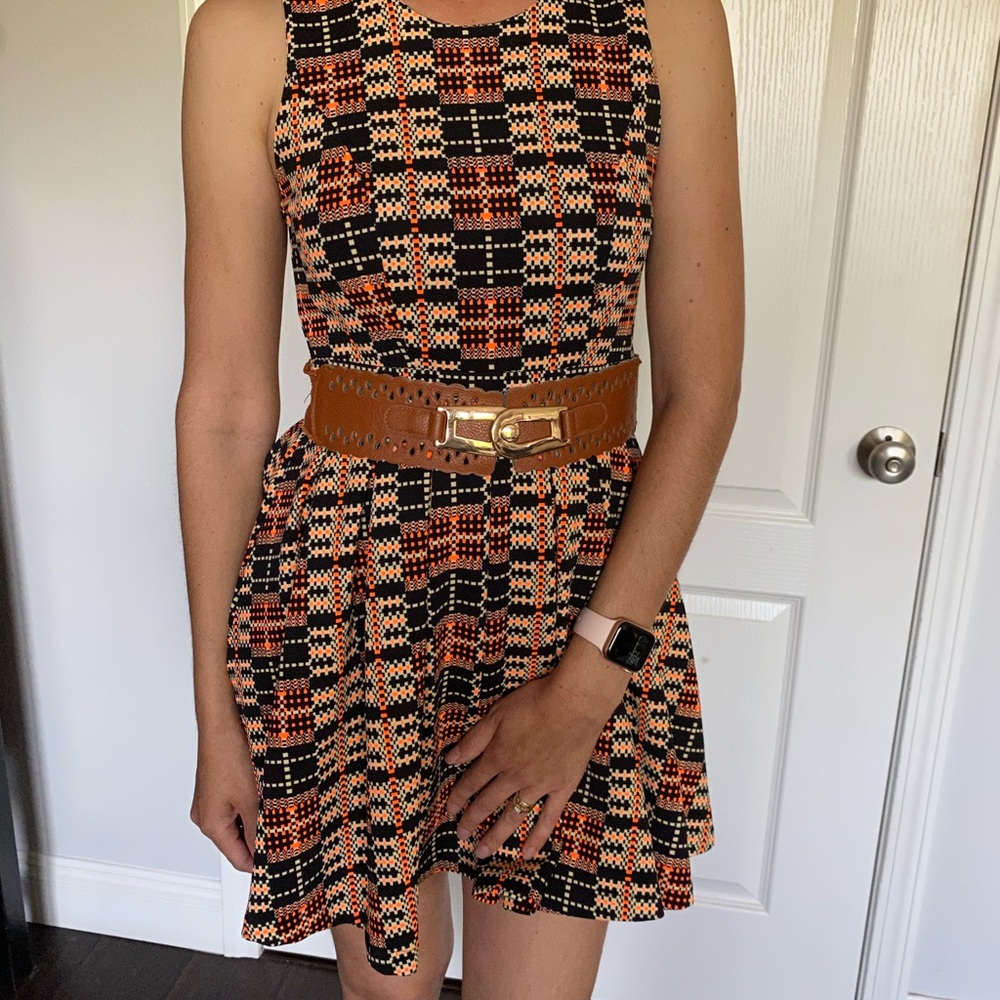 Windsor beautiful short dress with belt